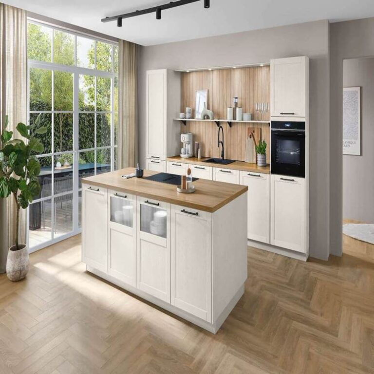 kueche-mit-kuecheninsel-resized